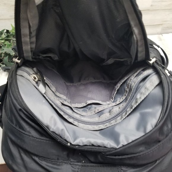 The North Face Angstrom 28 Backpack Travel Day Pack Black Lots of Pockets - Picture 4 of 8